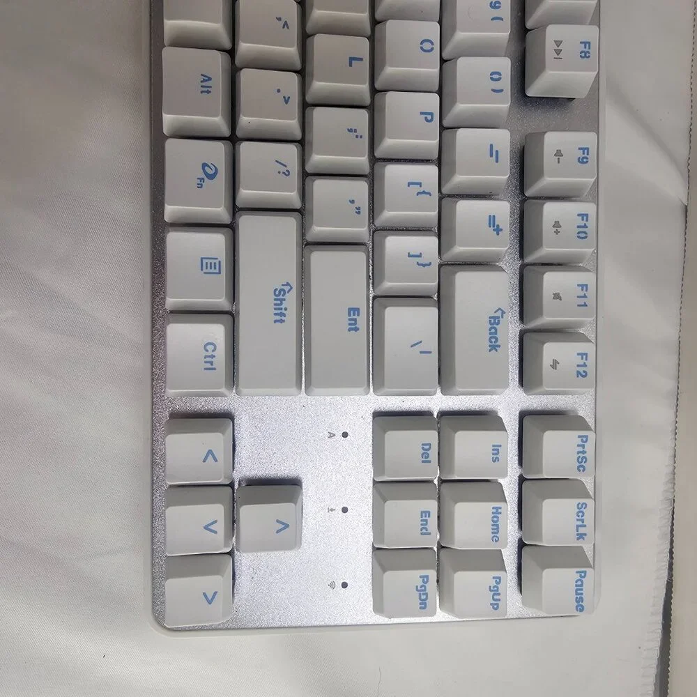 Dareu EK807G – TKL Wireless Mechanical Keyboard white raised keys, works great